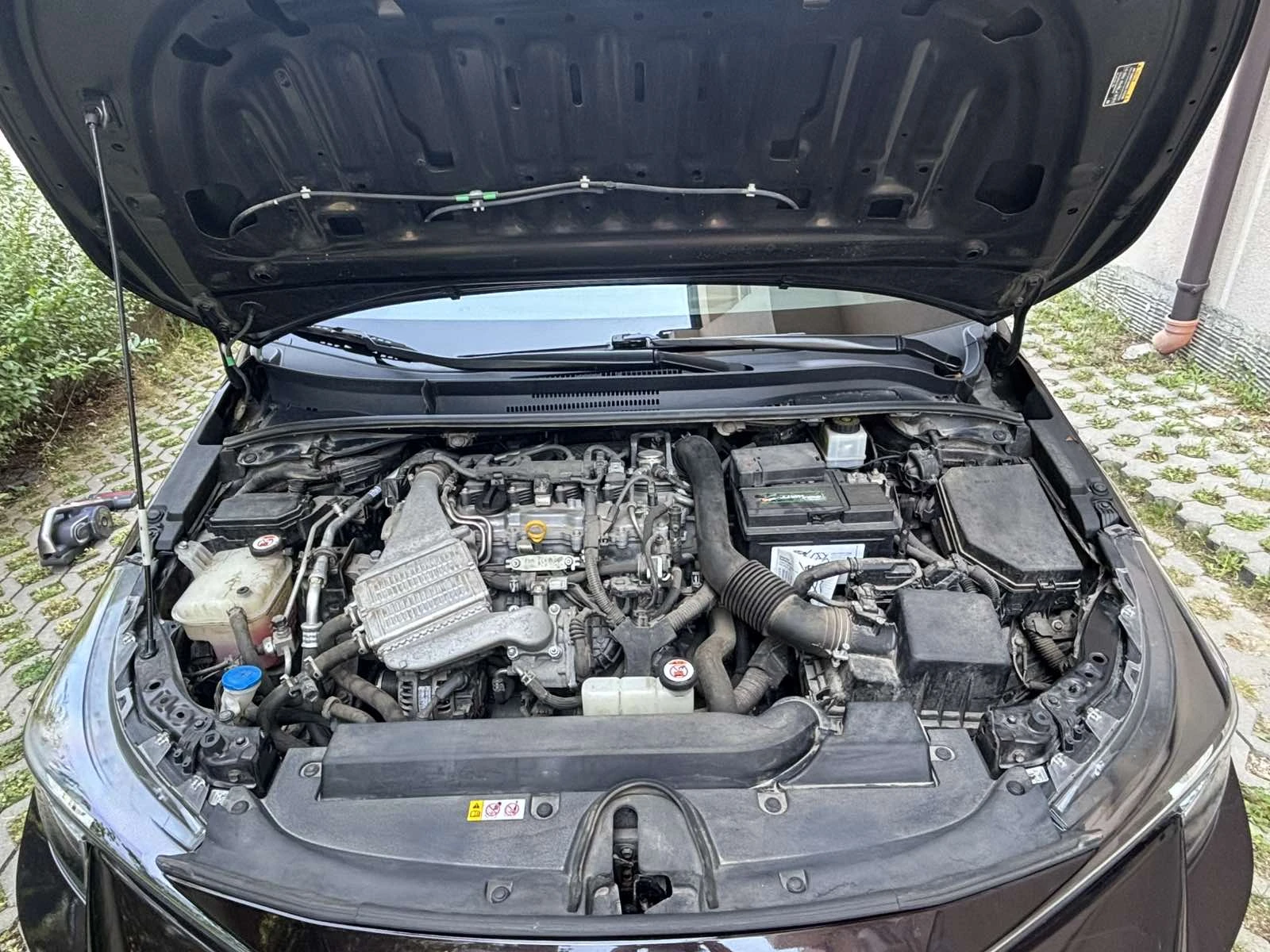 Toyota Corolla 1.2T 6MT 5D EXECUTIVE, снимка 15 - Автомобили и джипове - 55324828