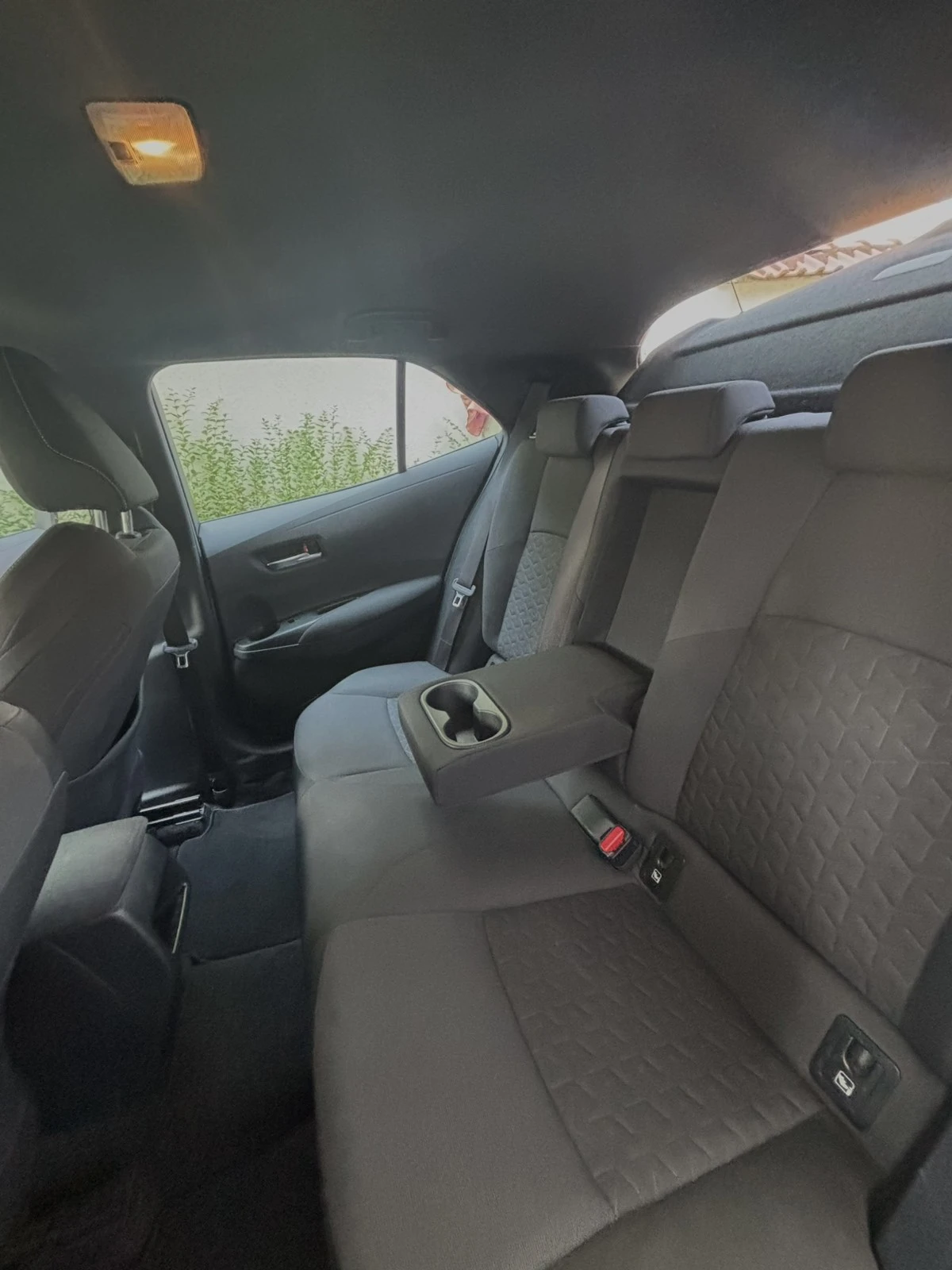 Toyota Corolla 1.2T 6MT 5D EXECUTIVE, снимка 3 - Автомобили и джипове - 55324828