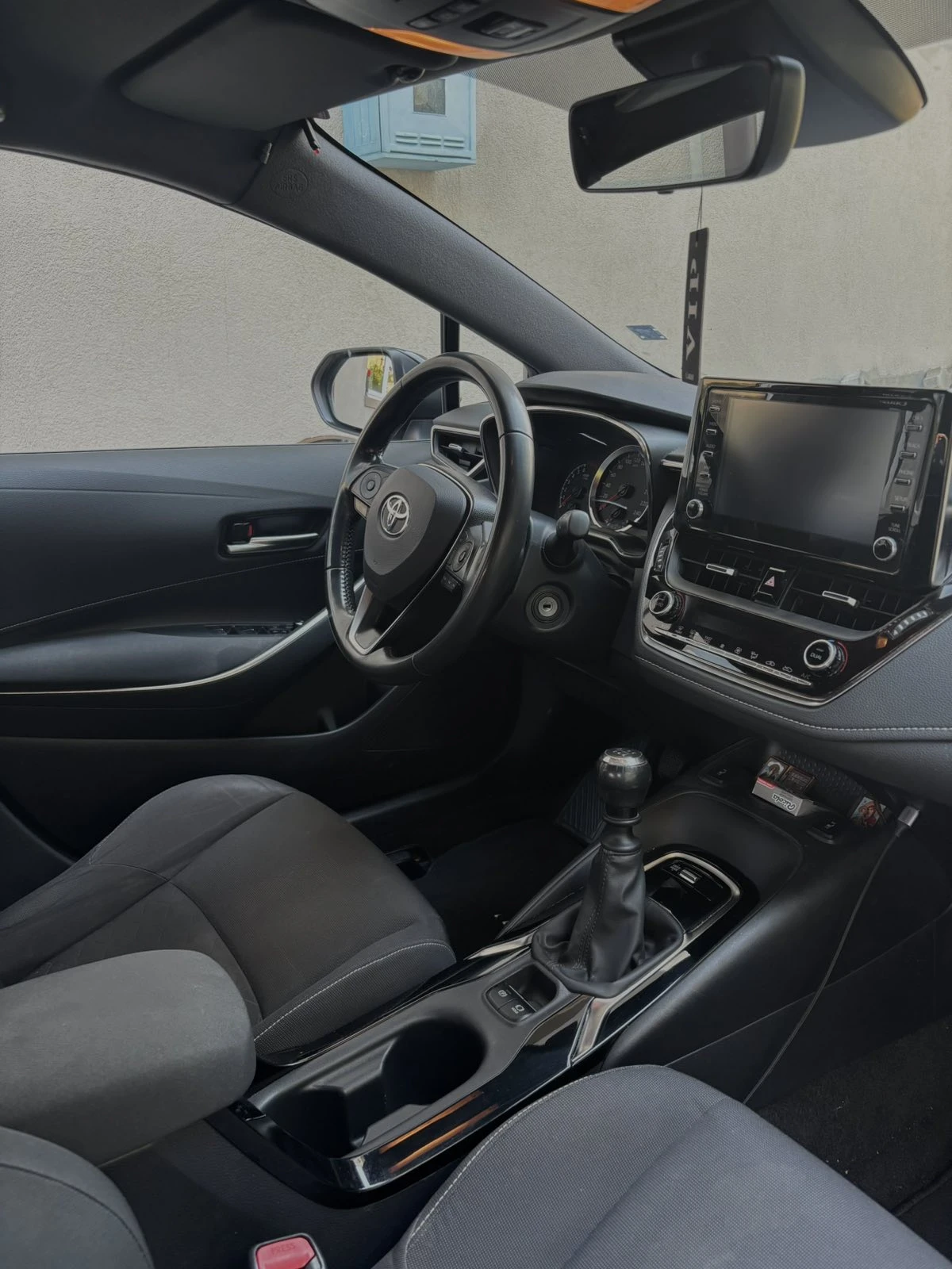 Toyota Corolla 1.2T 6MT 5D EXECUTIVE, снимка 4 - Автомобили и джипове - 55324828