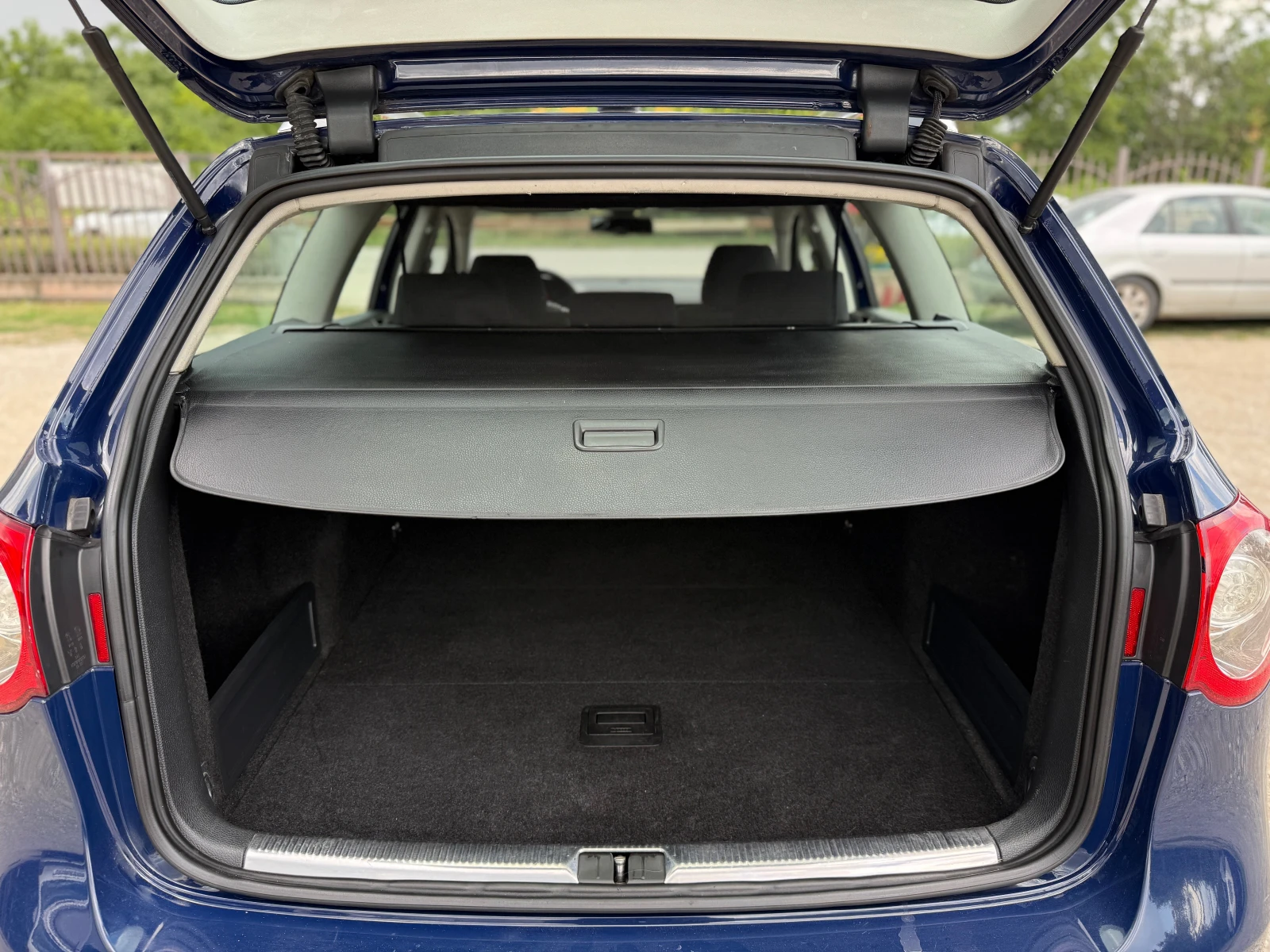 VW Passat 2.0TDI ПЕРФЕКТЕН, снимка 12 - Автомобили и джипове - 55365187