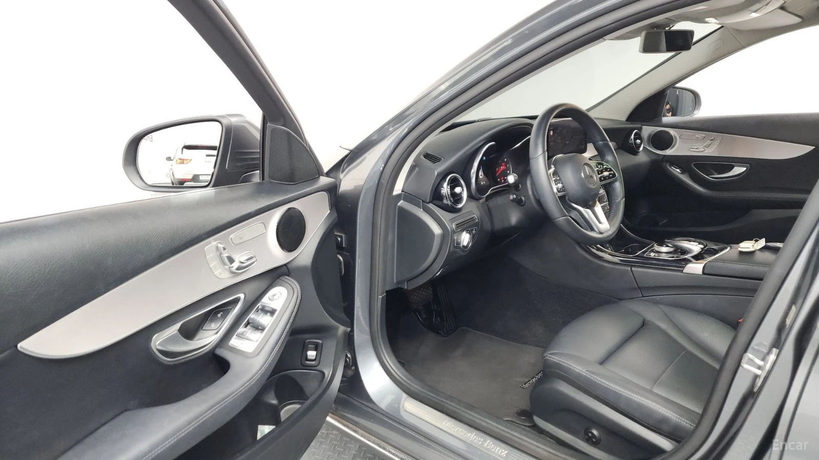 Mercedes-Benz C 200 AVANGARDE* КОЖА* НАВИ* ПАНО, снимка 8 - Автомобили и джипове - 55479971