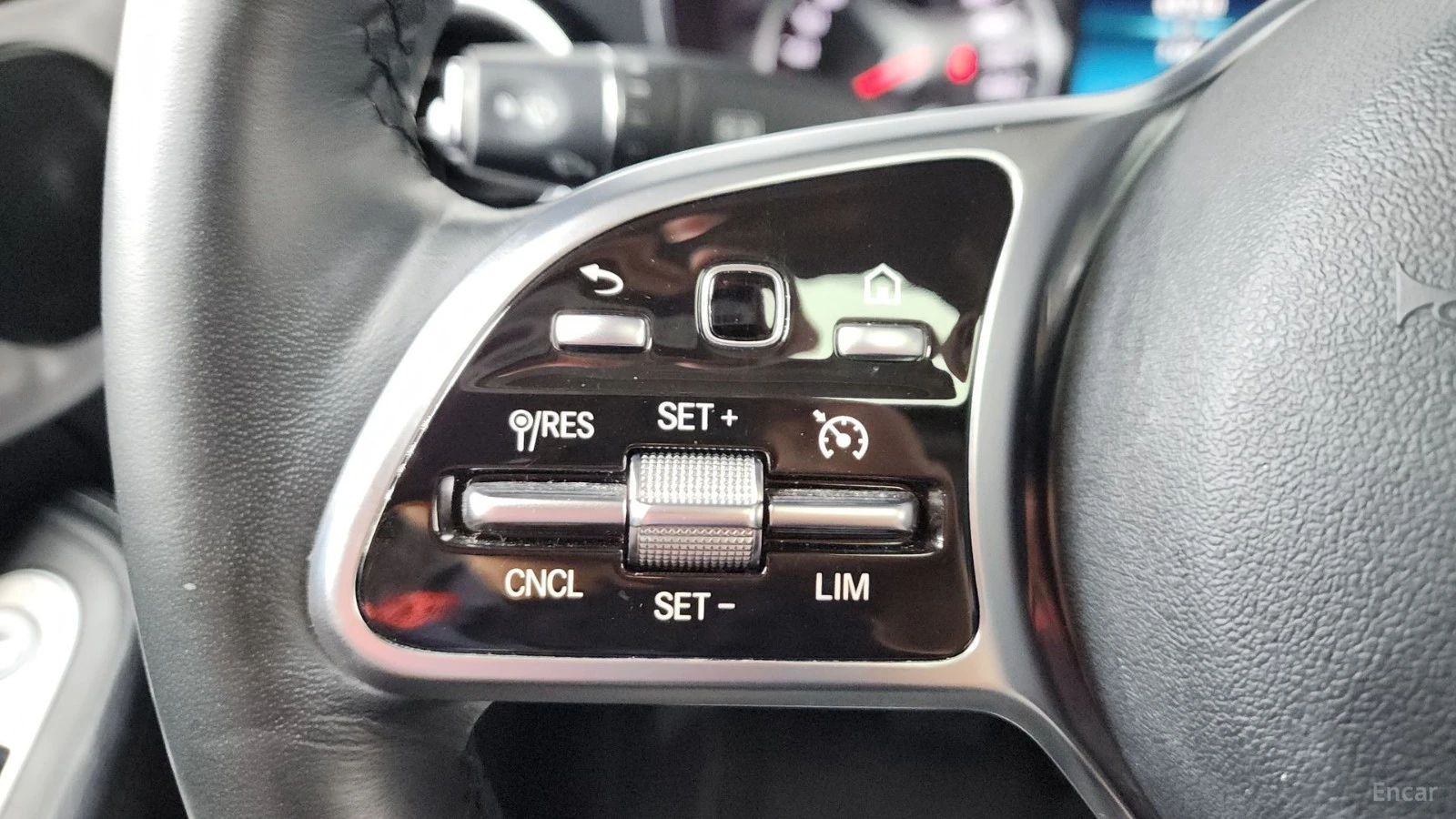 Mercedes-Benz C 200 AVANGARDE* КОЖА* НАВИ* ПАНО, снимка 15 - Автомобили и джипове - 55479971