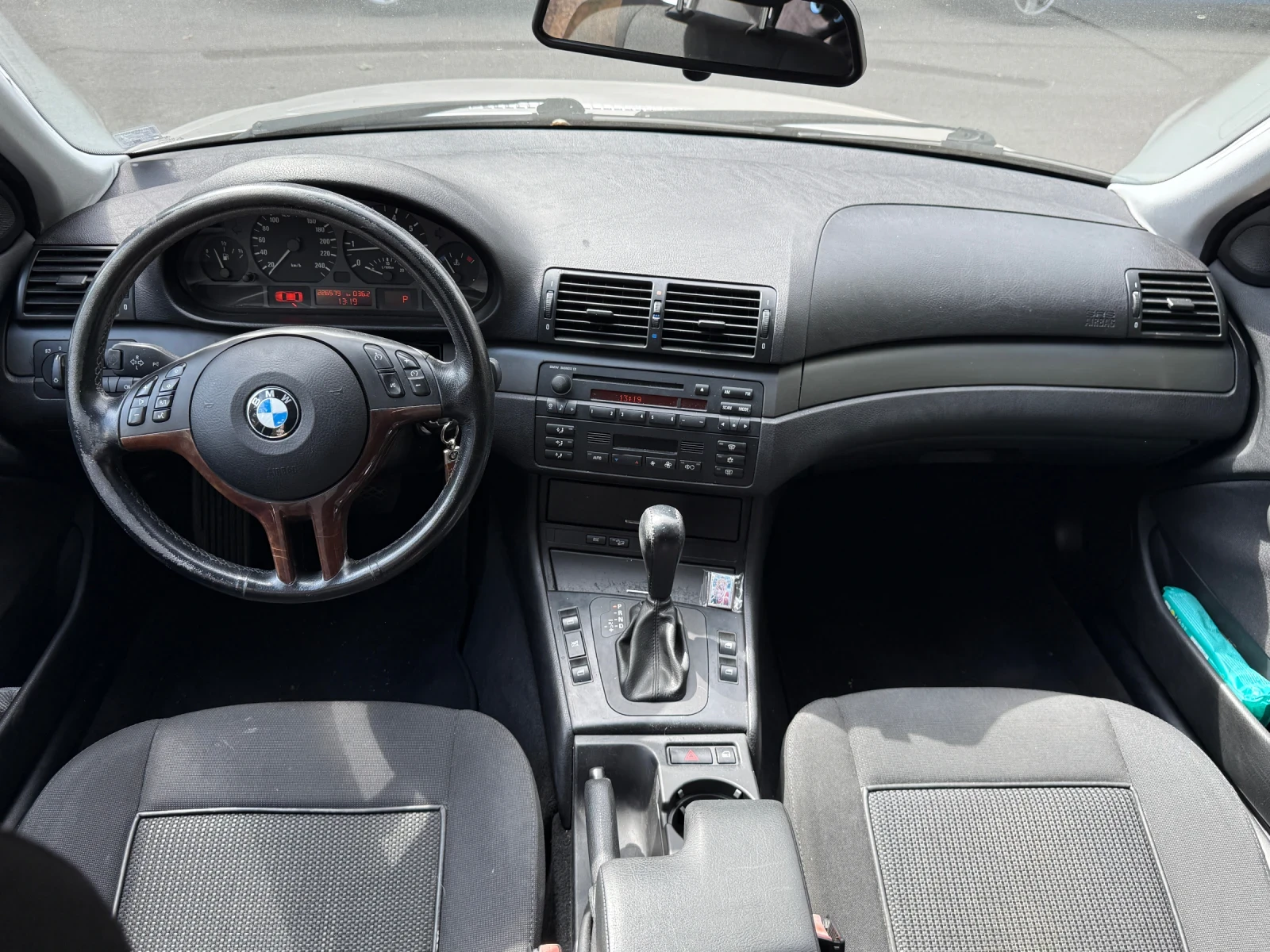 BMW 325 Xi, снимка 9 - Автомобили и джипове - 56044907
