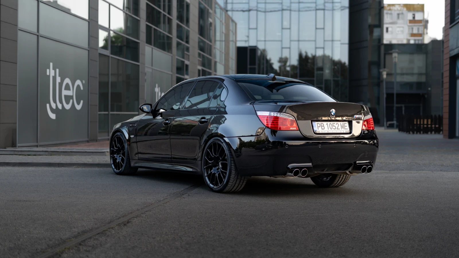 BMW M5, снимка 2 - Автомобили и джипове - 56049587