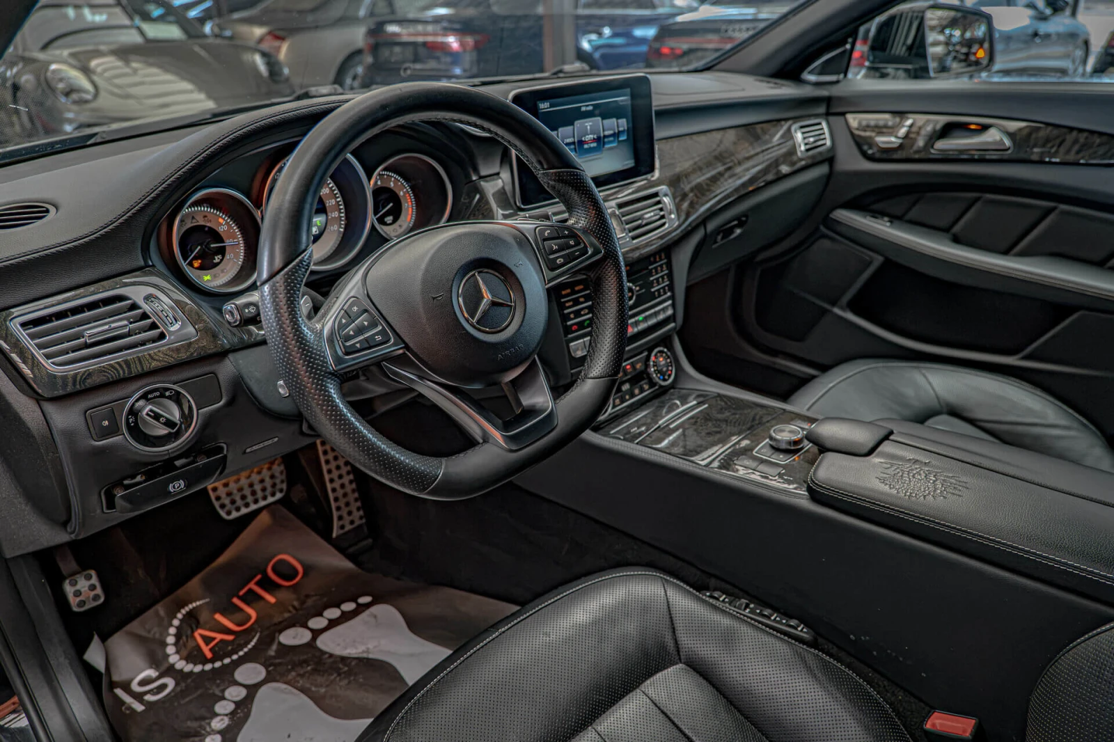 Mercedes-Benz CLS 500 V8 BiTurbo/Harman Kardon/Обдухване/Камера/Дистр./B, снимка 6 - Автомобили и джипове - 56201876