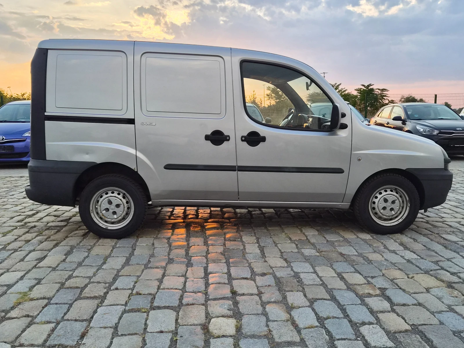 Fiat Doblo 1.9D CARGO Климатик НОВИ ГУМИ, снимка 5 - Автомобили и джипове - 56248406