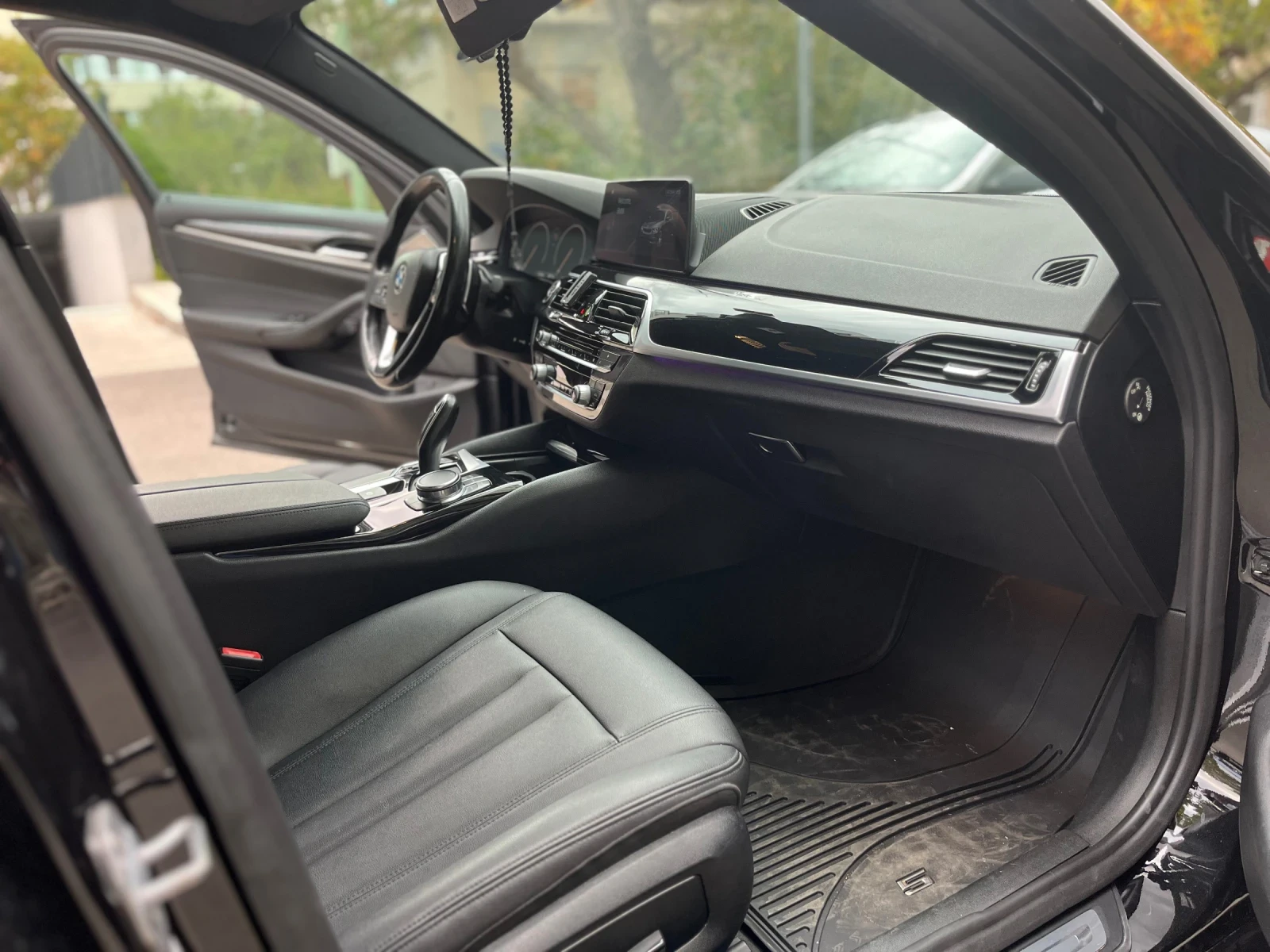 BMW 520, снимка 11 - Автомобили и джипове - 56272901
