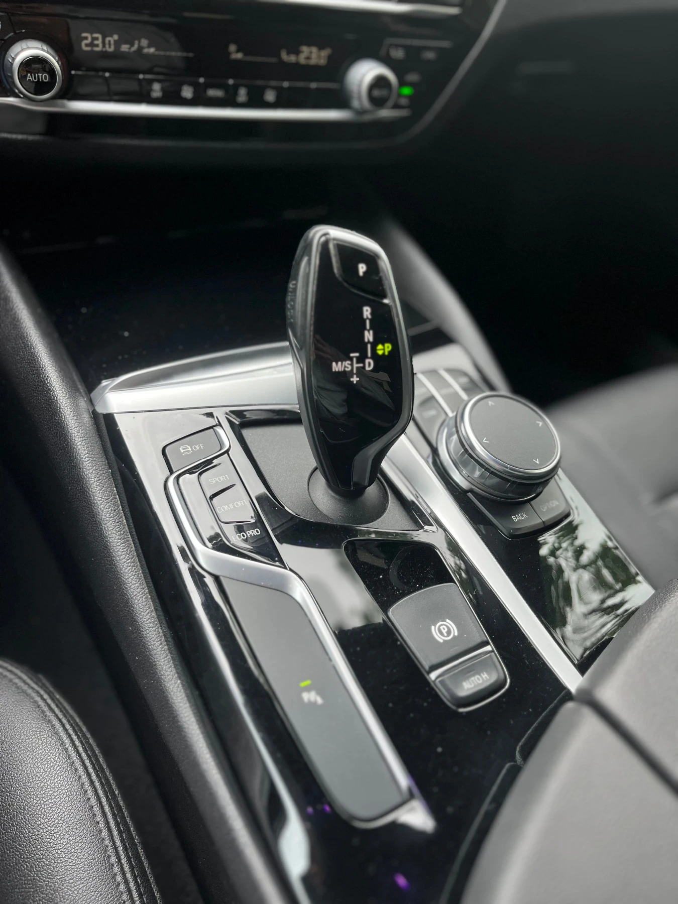 BMW 520, снимка 14 - Автомобили и джипове - 56272901