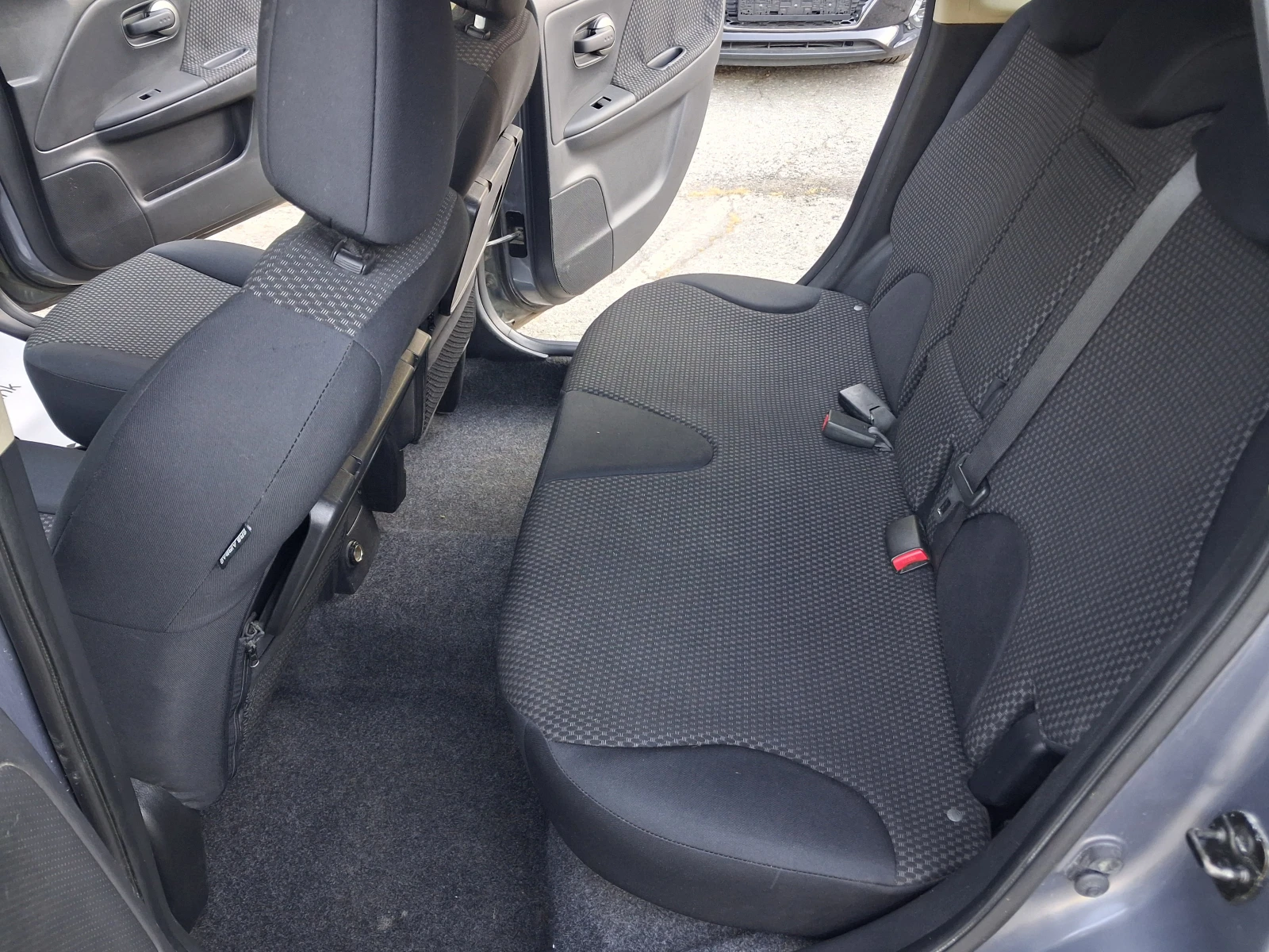 Nissan Note 1.6* ГАЗ.ИНЖ* АВТОМАТИК, снимка 12 - Автомобили и джипове - 56342961