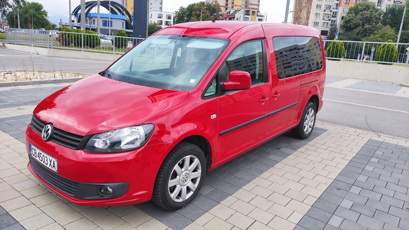 VW Caddy Maxi 7места