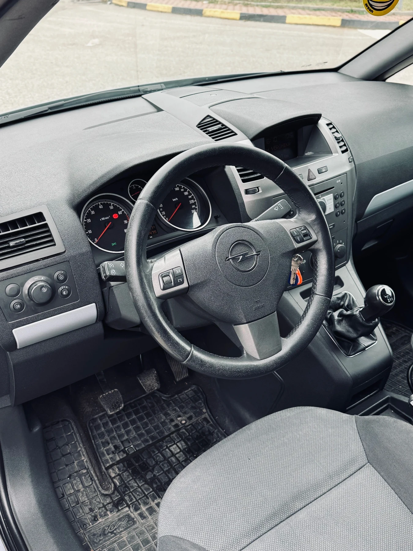 Opel Zafira 2.2 бензин, снимка 8 - Автомобили и джипове - 56554794