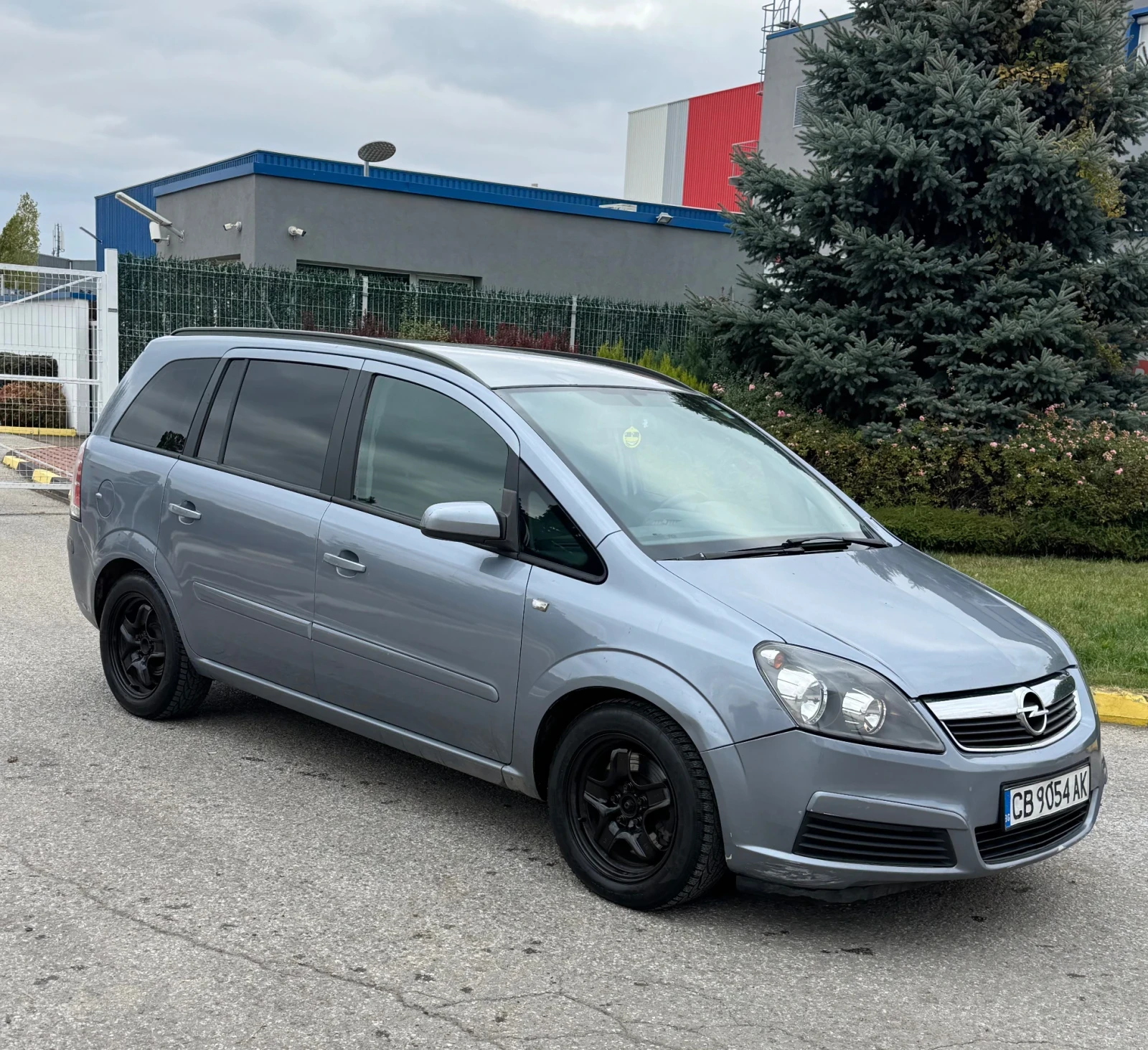 Opel Zafira 2.2 бензин, снимка 4 - Автомобили и джипове - 56554794