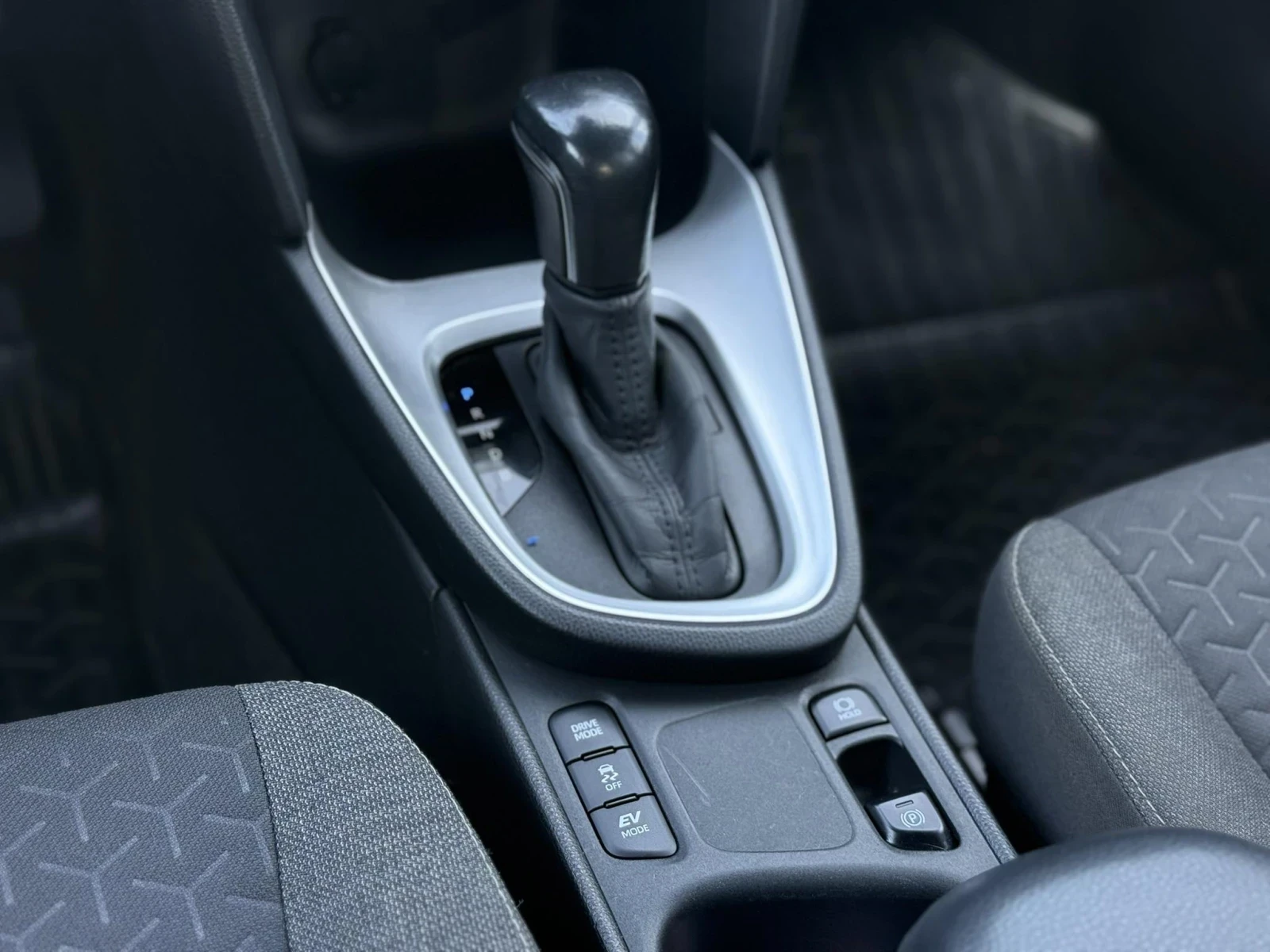 Toyota Yaris Cross Хибрид, снимка 8 - Автомобили и джипове - 56732284