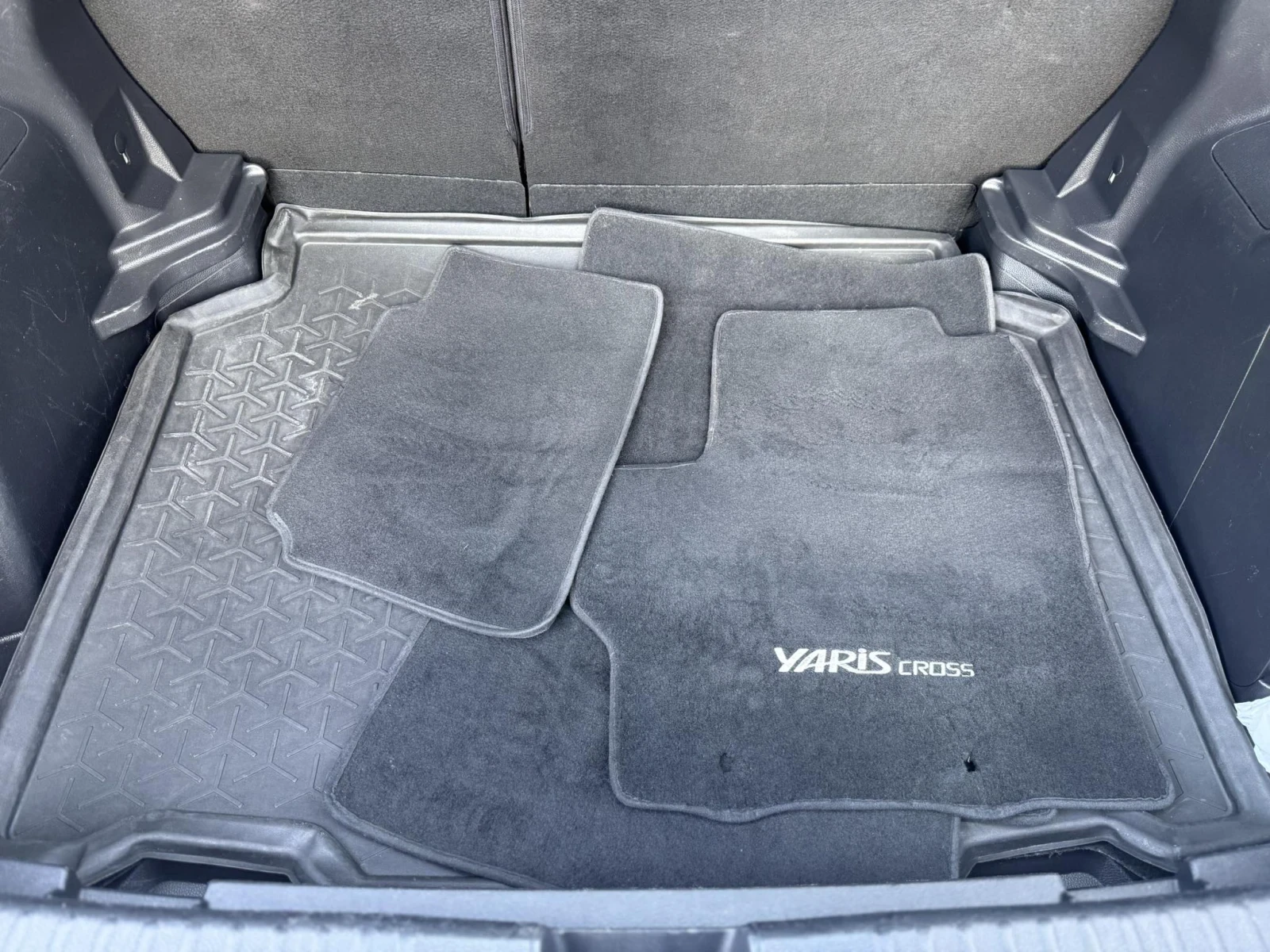Toyota Yaris Cross Хибрид, снимка 9 - Автомобили и джипове - 56732284