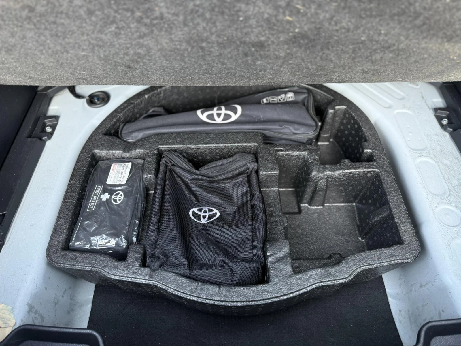 Toyota Yaris Cross Хибрид, снимка 14 - Автомобили и джипове - 56732284
