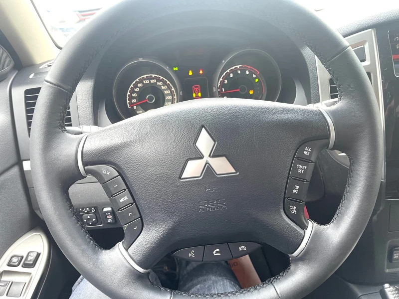 Mitsubishi Pajero 3.2 DI-D LWB, снимка 12 - Автомобили и джипове - 48624050