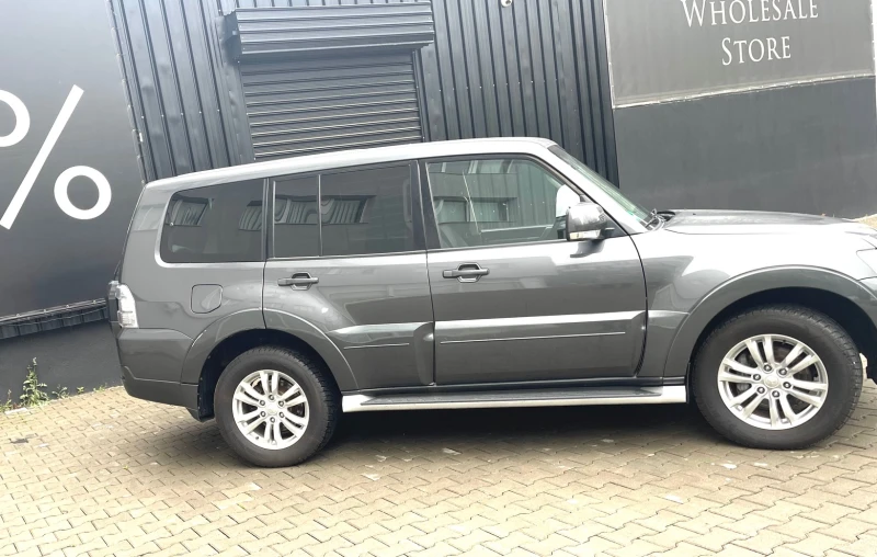 Mitsubishi Pajero 3.2 DI-D LWB, снимка 13 - Автомобили и джипове - 48624050