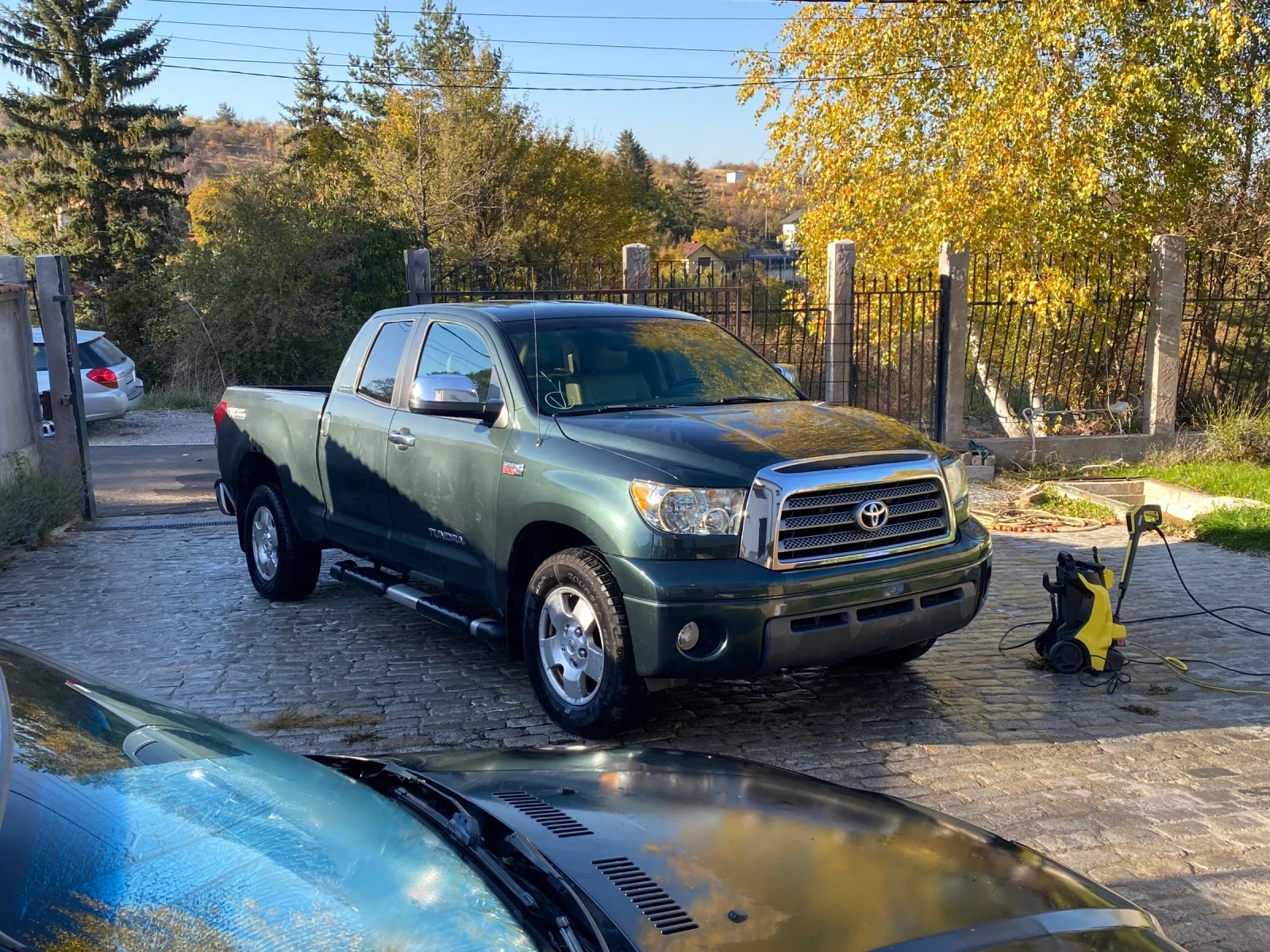 Toyota Tundra 5.7 4x4 DOUBLE CAB TRD LIMITED - изображение 2