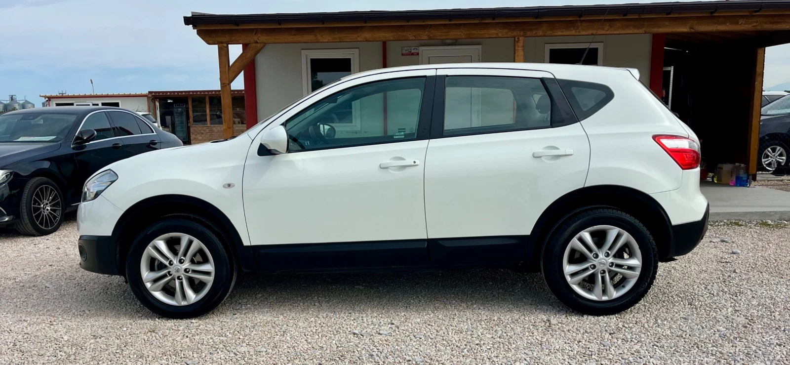 Nissan Qashqai 2.0d 150k.c 4x4 FACELIFT - изображение 5
