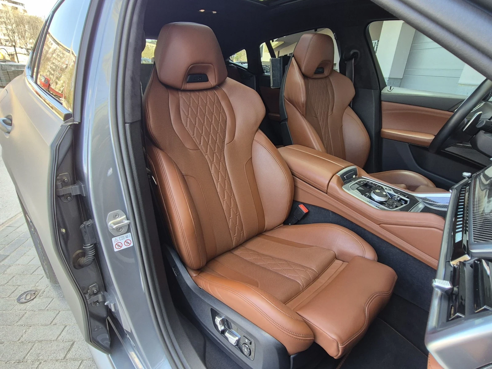 BMW X6 M60i#INDIVIDUAL #CARBON#FULL#ГАРАНЦИЯ#, снимка 11 - Автомобили и джипове - 54146579