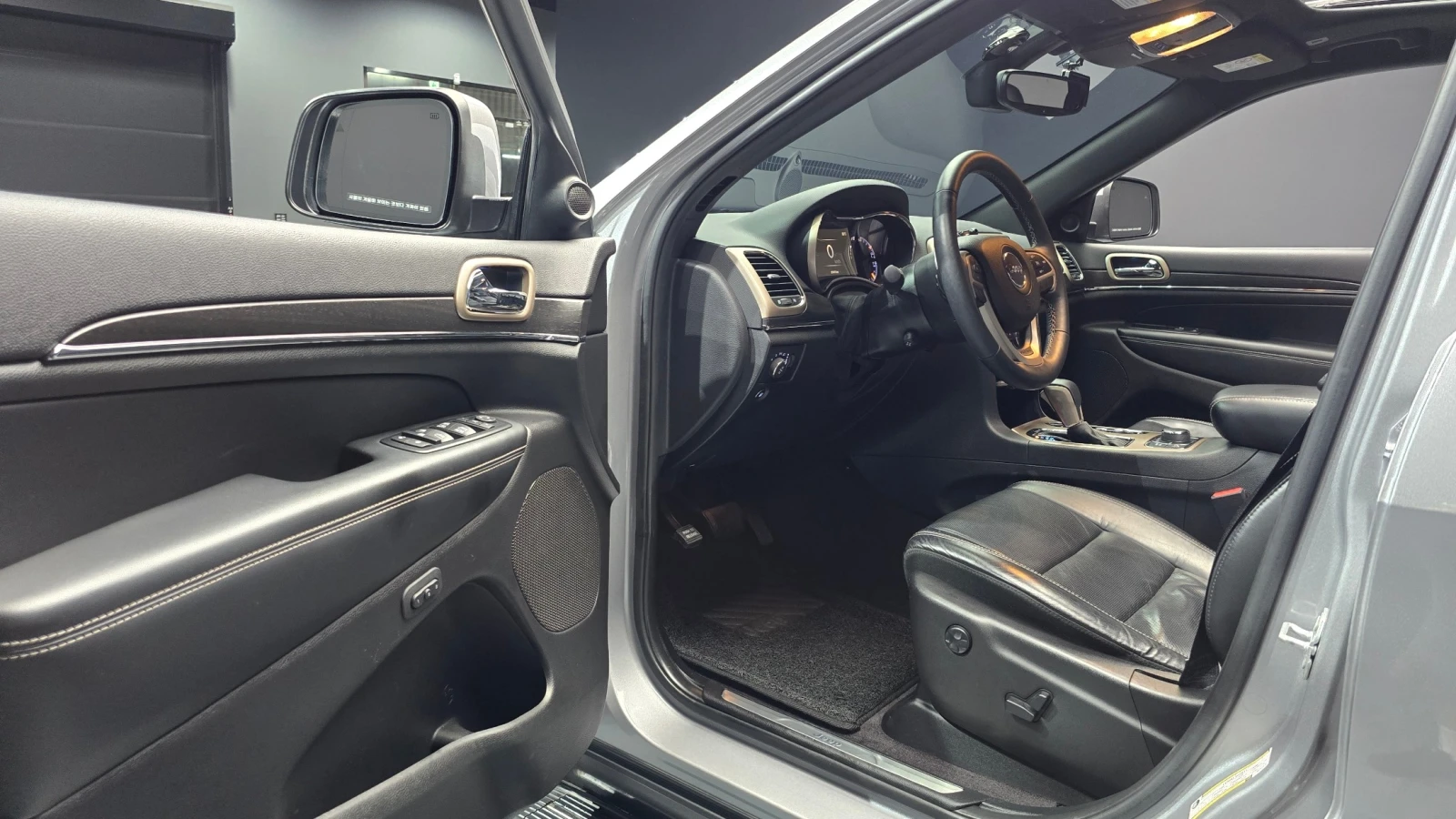 Jeep Grand cherokee 3.6 Limited, снимка 9 - Автомобили и джипове - 55259585