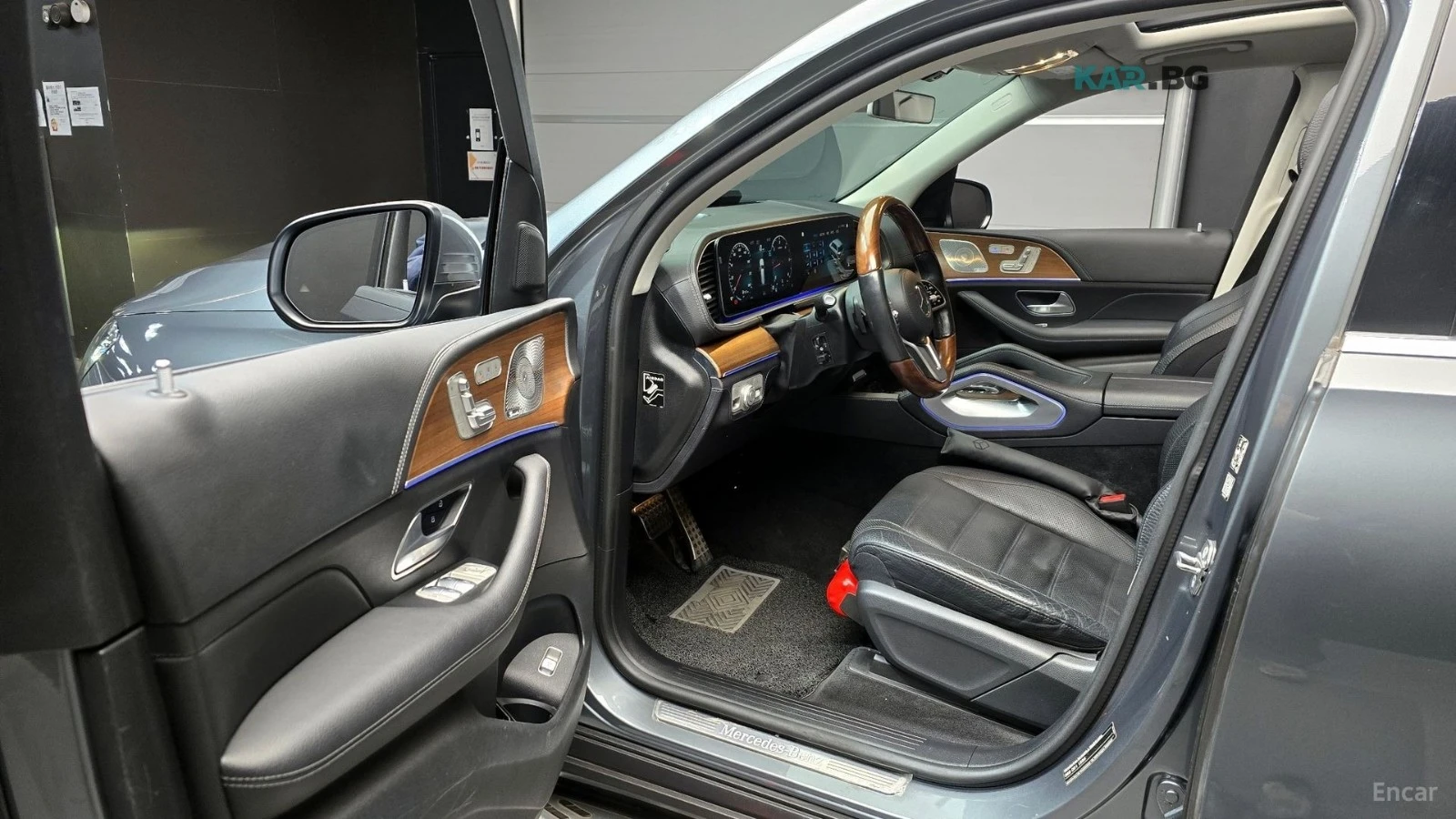 Mercedes-Benz GLS 400 4MATIC* HUD* МОНИТОРИ* КОЖА* ОБДУХВ* МАСАЖ, снимка 9 - Автомобили и джипове - 55334150