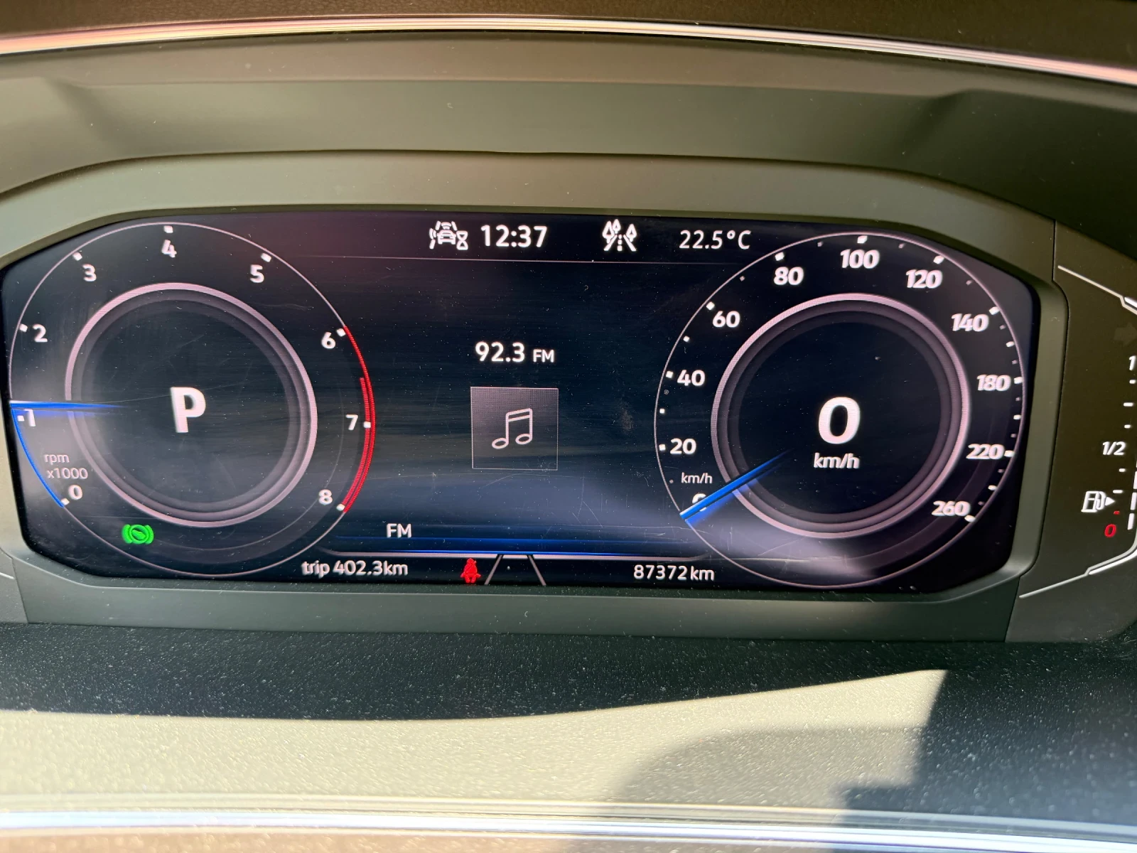 VW Tiguan R-Line , снимка 11 - Автомобили и джипове - 55689968