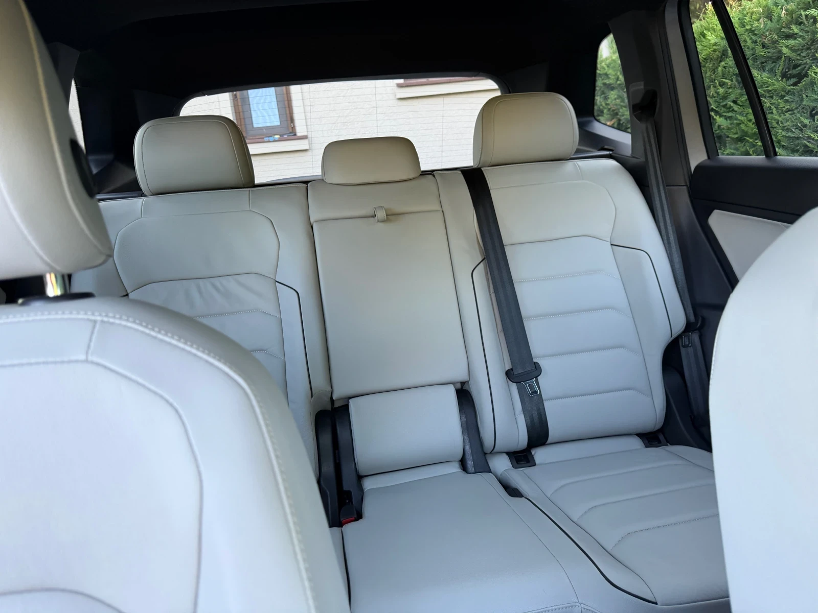 VW Tiguan R-Line , снимка 17 - Автомобили и джипове - 55689968