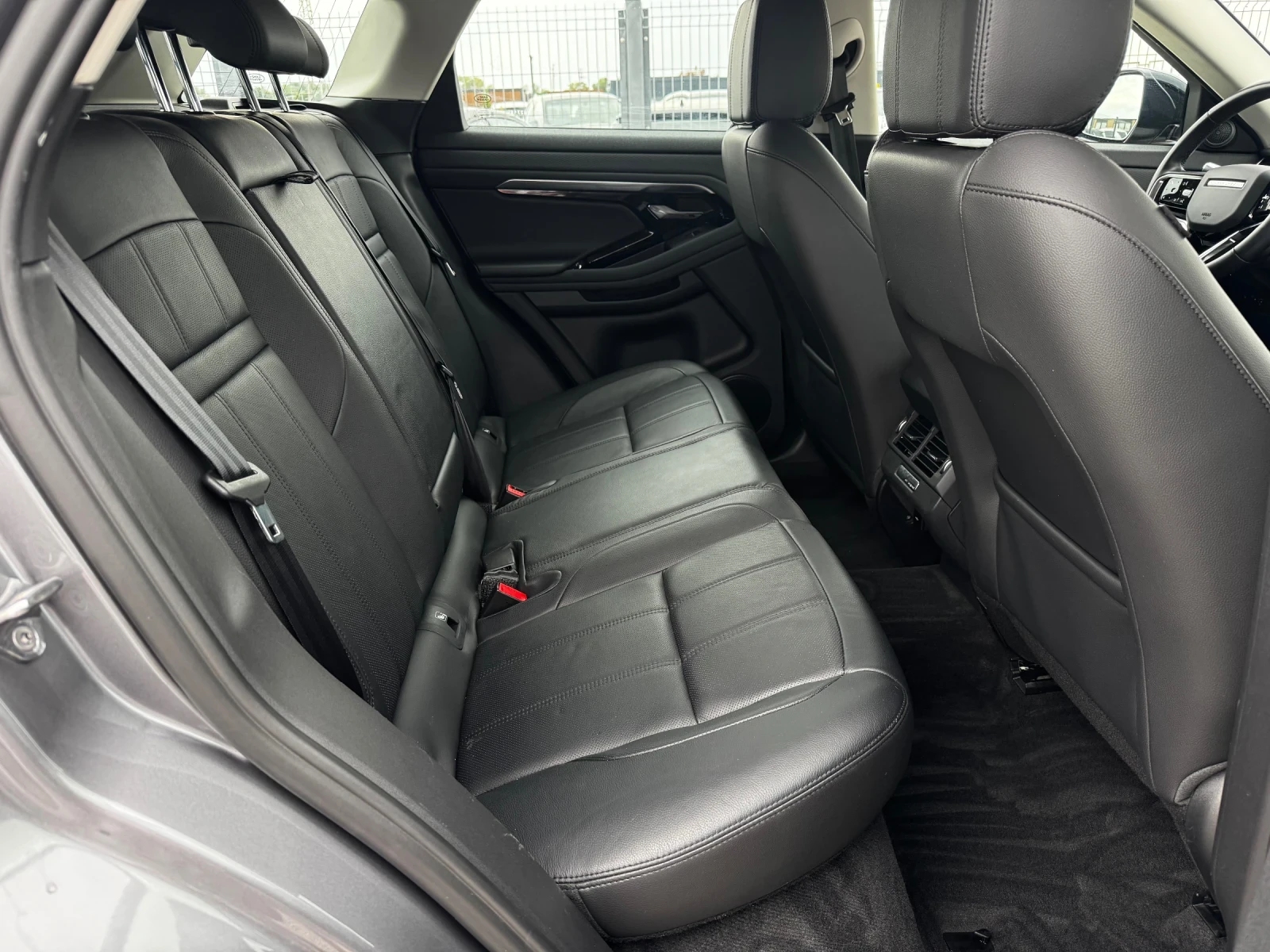 Land Rover Range Rover Evoque 2.0D FACELIFT, снимка 11 - Автомобили и джипове - 56271423