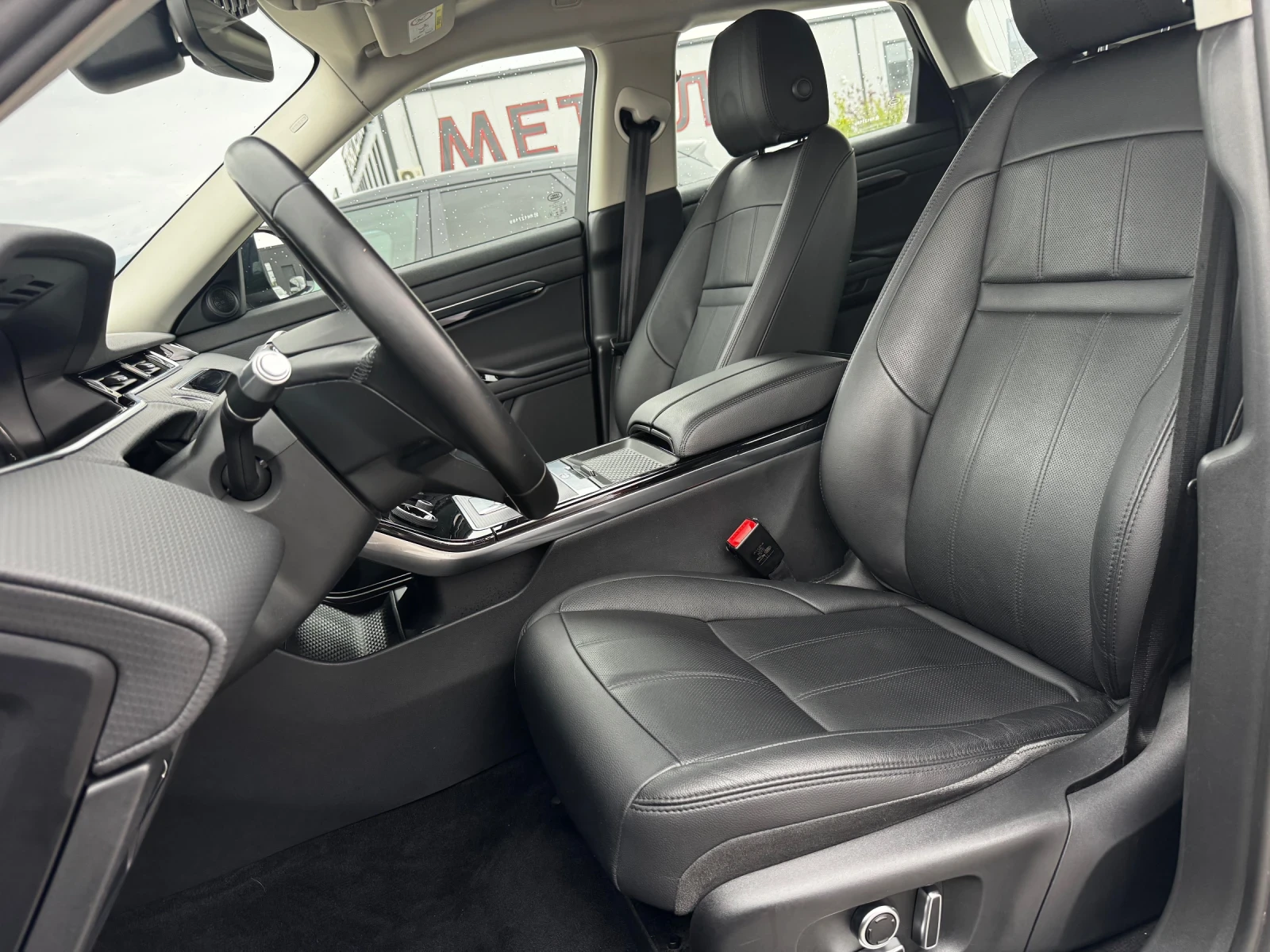 Land Rover Range Rover Evoque 2.0D FACELIFT, снимка 9 - Автомобили и джипове - 56271423