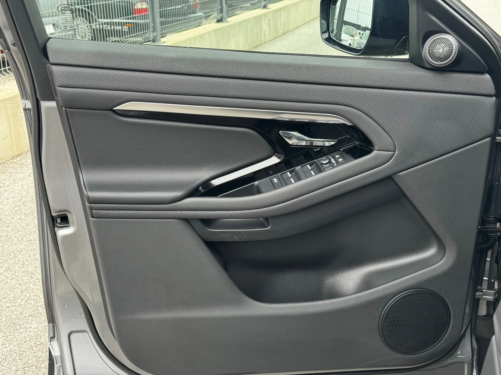 Land Rover Range Rover Evoque 2.0D FACELIFT, снимка 8 - Автомобили и джипове - 56271423