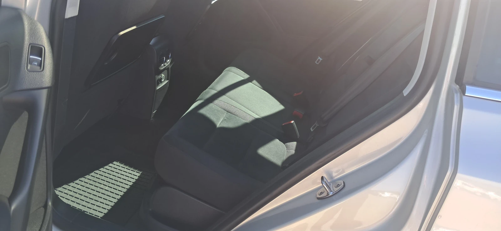 VW Tiguan 2.0TDI 140hp, снимка 9 - Автомобили и джипове - 56322755