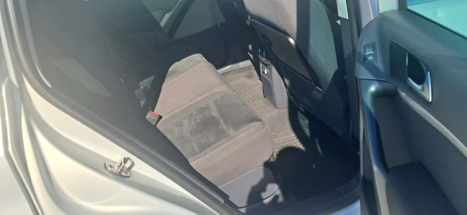 VW Tiguan 2.0TDI 140hp, снимка 11 - Автомобили и джипове - 56322755