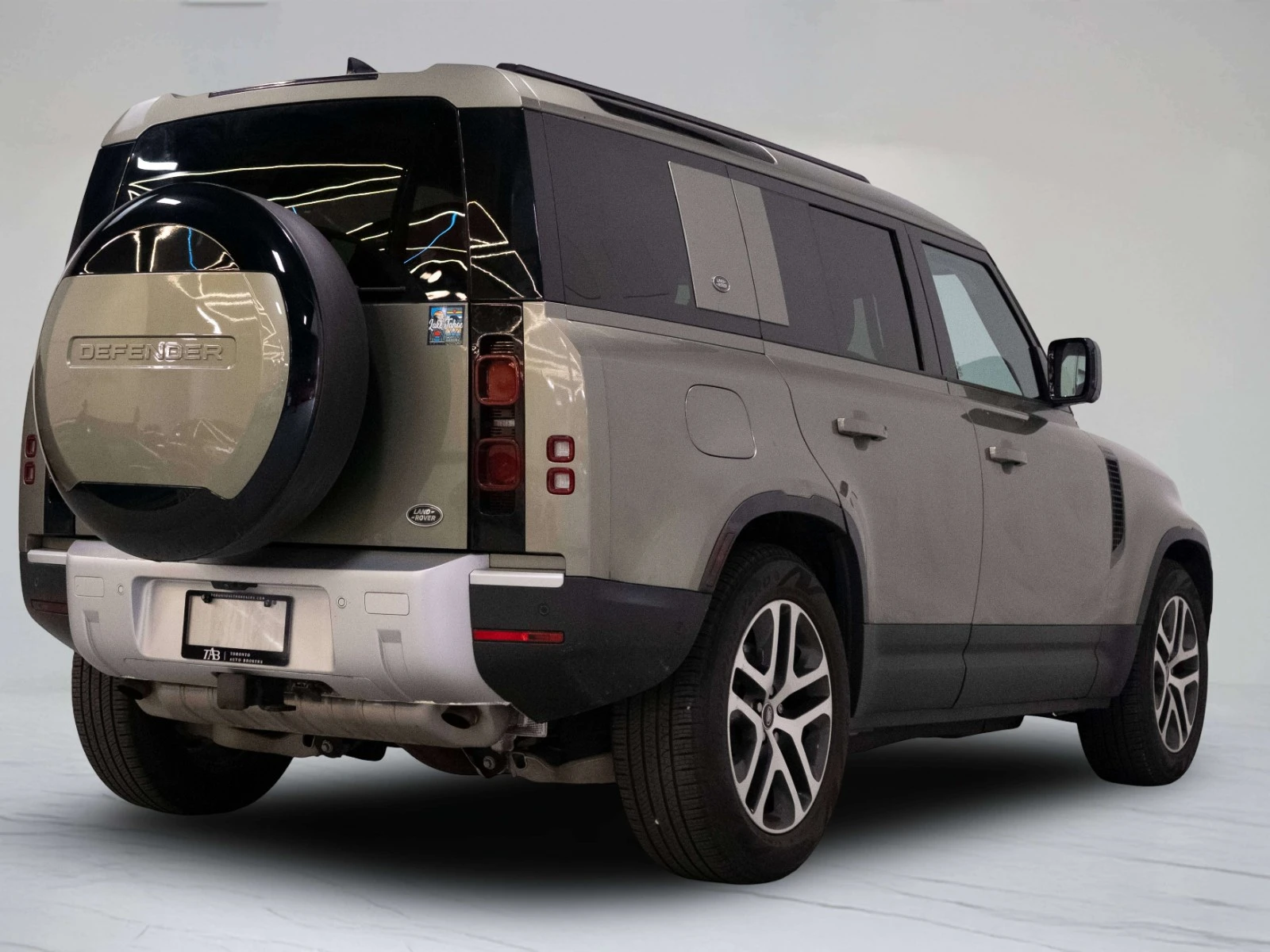 Land Rover Defender 110 SE AWD| 360| MERIDIAN| DIGITAL DASH, снимка 2 - Автомобили и джипове - 56331140