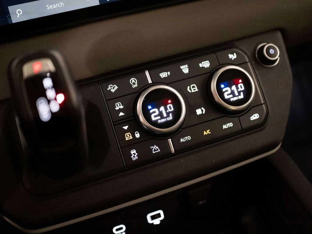 Land Rover Defender 110 SE AWD| 360| MERIDIAN| DIGITAL DASH, снимка 16 - Автомобили и джипове - 56331140