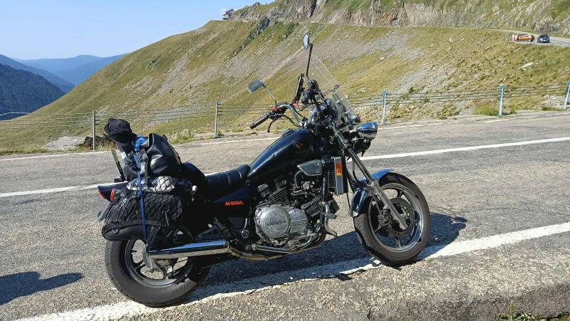 Honda Magna