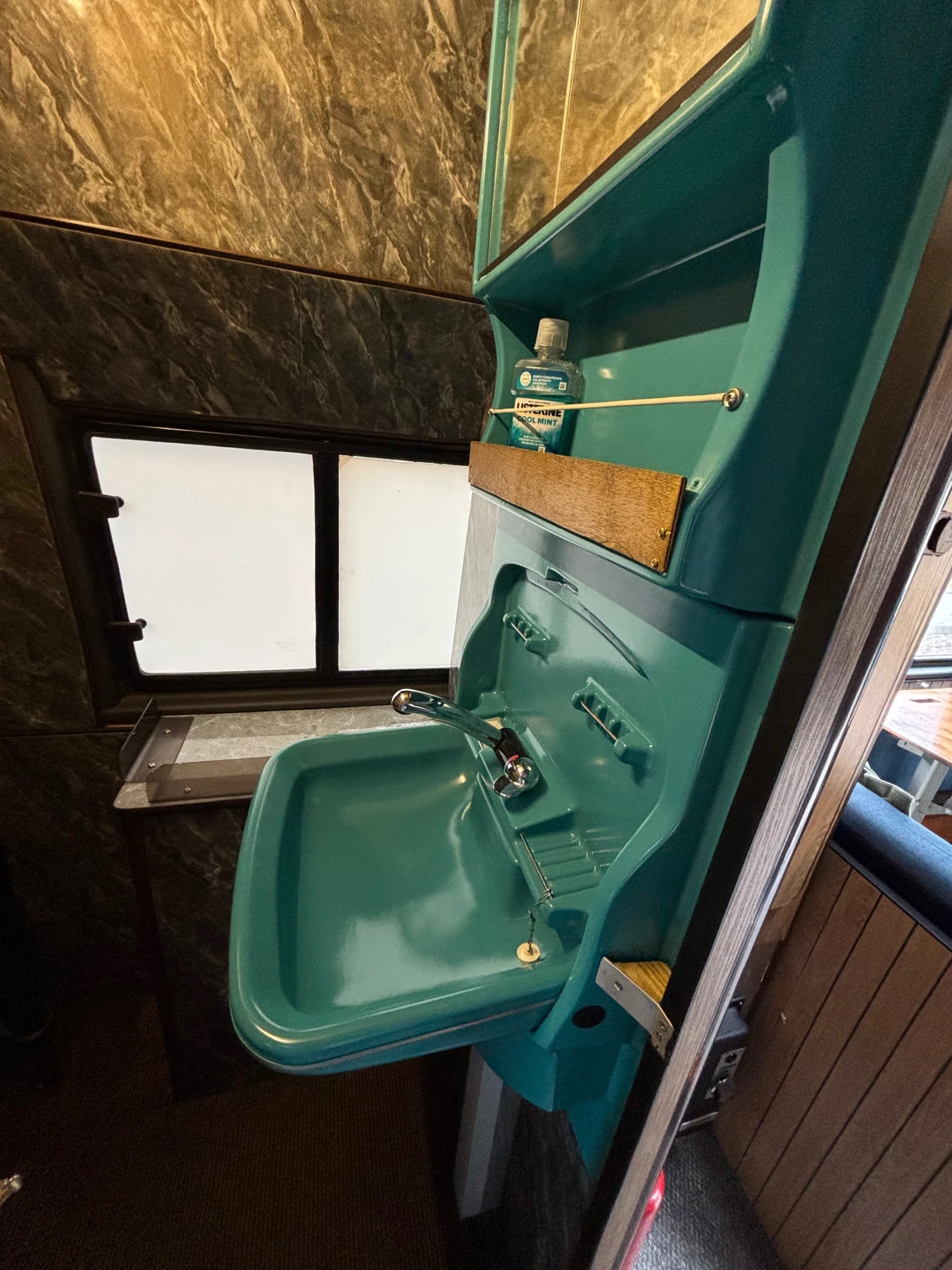 Кемпер Mercedes-Benz  - изображение 6