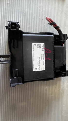       a Audi A1 - 8K0959663  B  /  8X0907347