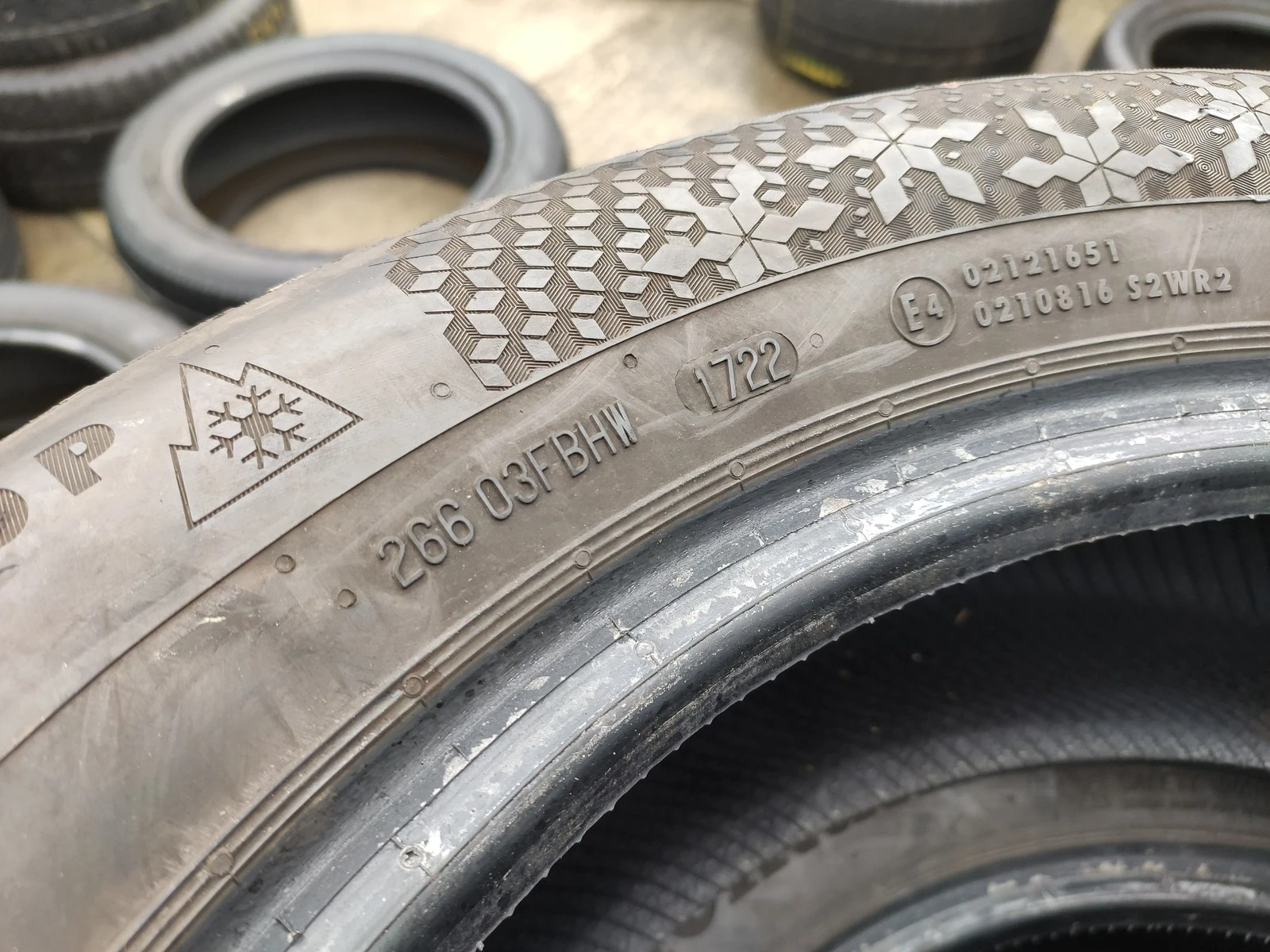 Гуми Зимни 225/55R17, снимка 8 - Гуми и джанти - 56729977