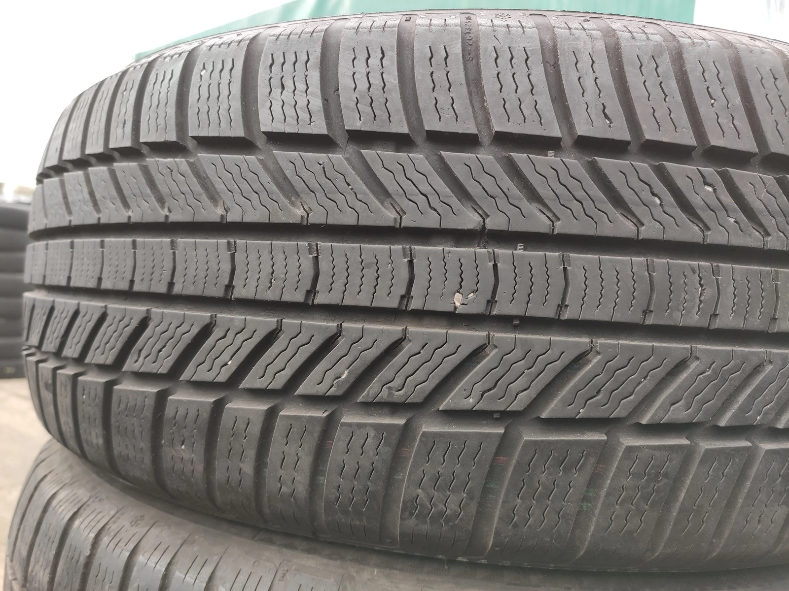 Гуми Зимни 225/55R17