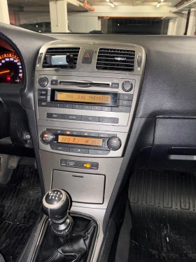 Toyota Avensis 1.8 VVTI - 100% История, снимка 10