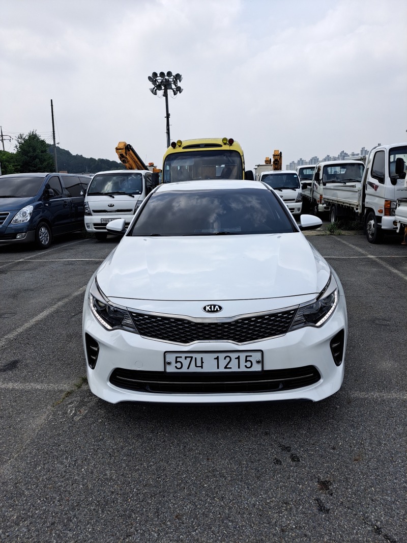 Kia K5 2.0i газ, подгряване, keyless go, автопилот, гаран, снимка 2 - Автомобили и джипове - 46568916