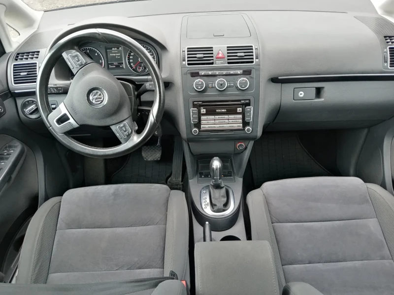 VW Touran FULL LED PANO, снимка 13 - Автомобили и джипове - 47077581