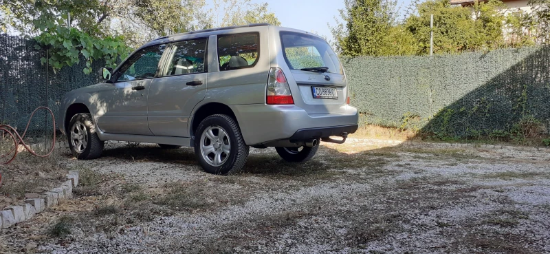 Subaru Forester 2.0, снимка 5 - Автомобили и джипове - 47937549