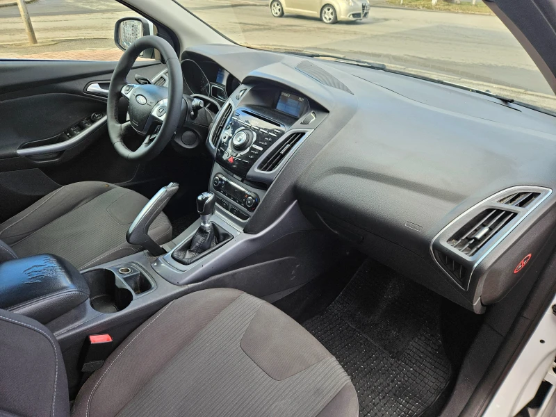 Ford Focus 1.6TDCI, 116к.с., Нави, Keyless, Евро 5!, снимка 10 - Автомобили и джипове - 48527503