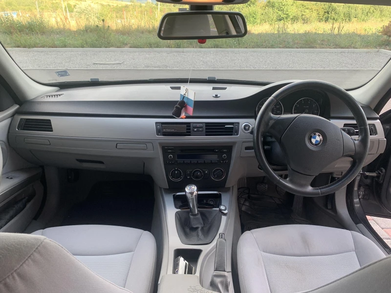 BMW 320, снимка 11 - Автомобили и джипове - 48910288