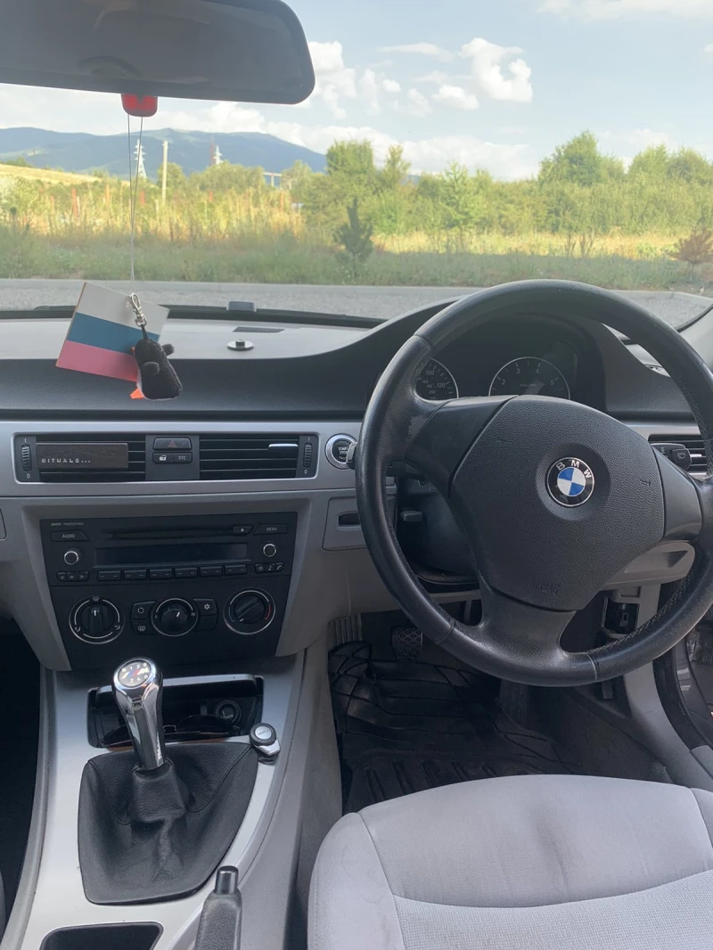 BMW 320, снимка 12 - Автомобили и джипове - 48910288