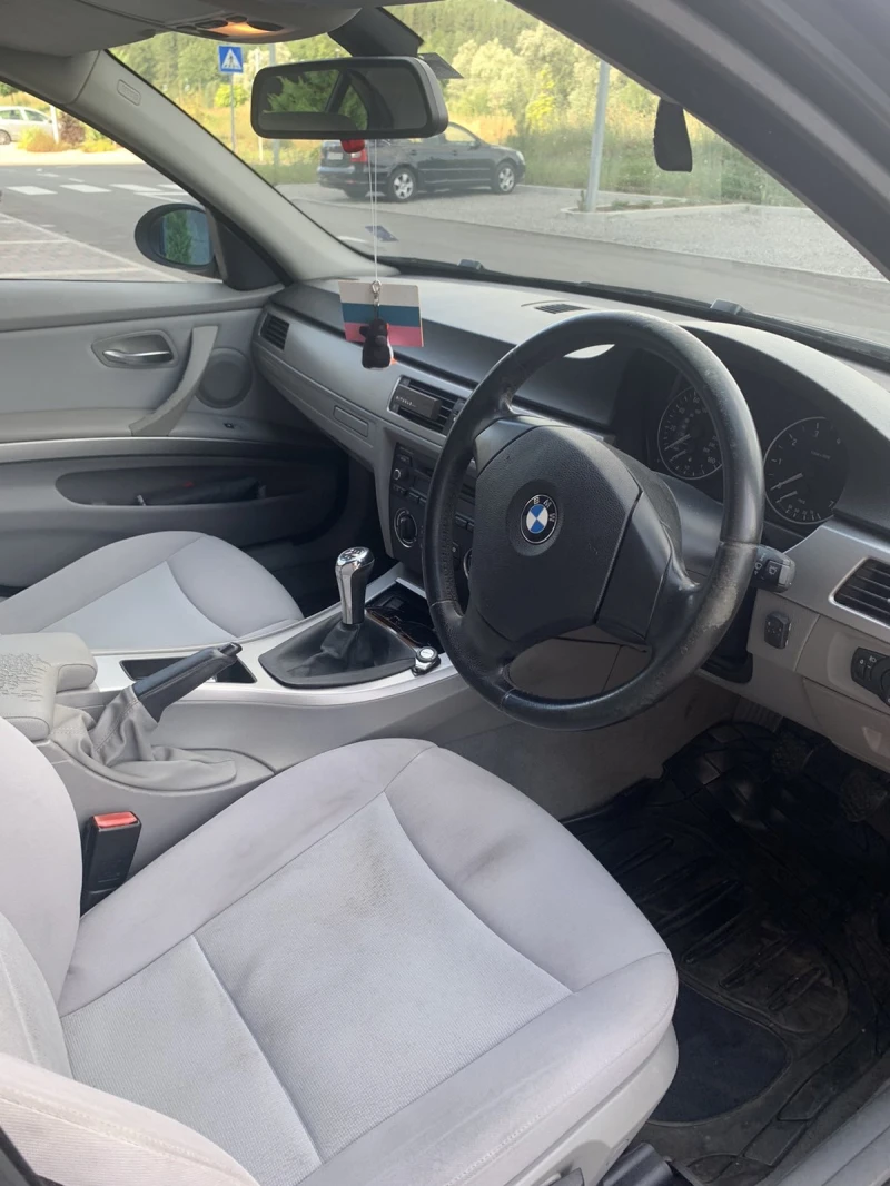 BMW 320, снимка 9 - Автомобили и джипове - 48910288