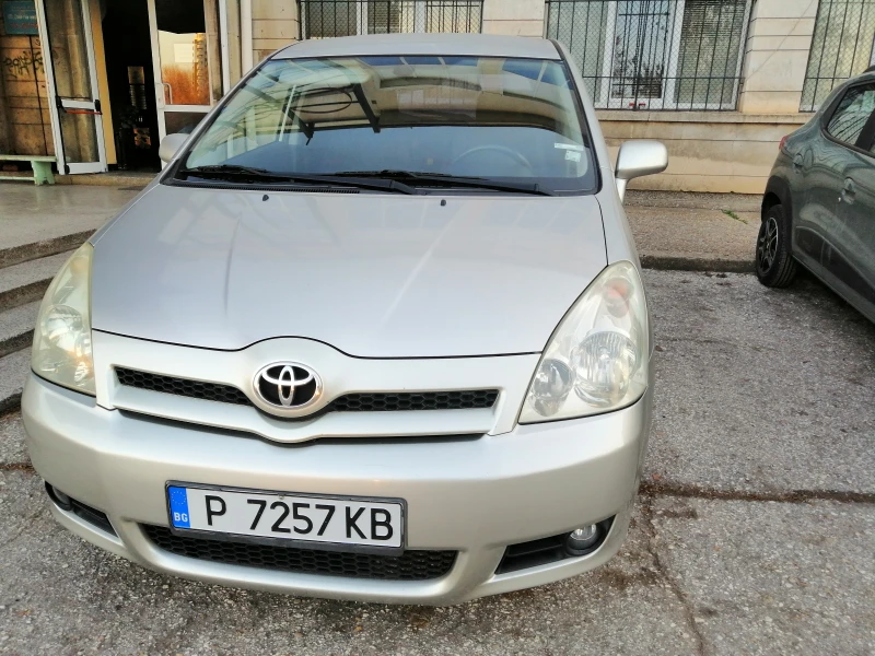 Toyota Corolla verso d4d, снимка 3 - Автомобили и джипове - 49435518