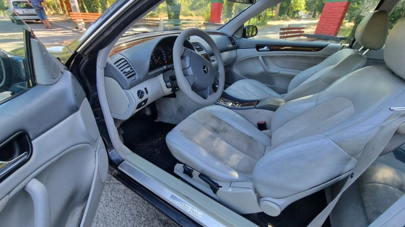 Mercedes-Benz CLK 230 Kompressor, снимка 4 - Автомобили и джипове - 52690096